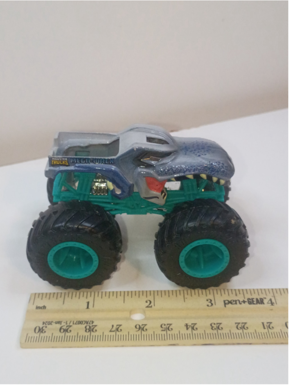 Boys Hot Wheels Monster Trucks Mega-Wrex 1:64 scale pre-owned